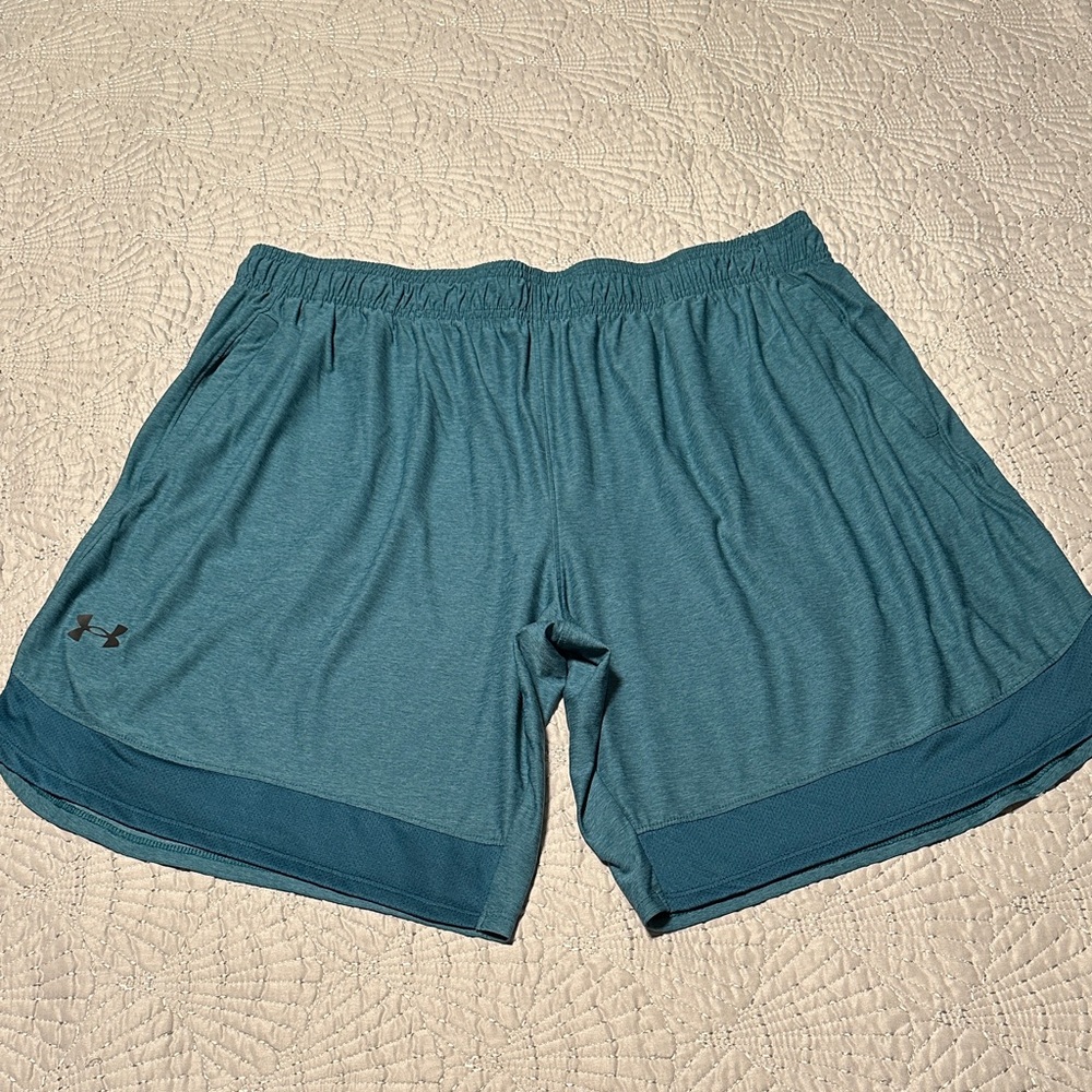 Under Armour Men’s Deep Blue/Green in Color Athletic Shorts, EUC, Size 2X